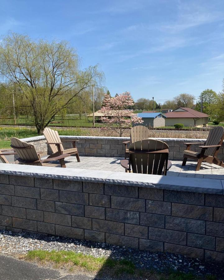 Country Squire Inn And Suites New Holland Esterno foto