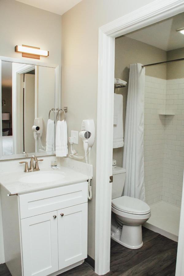 Country Squire Inn And Suites New Holland Esterno foto