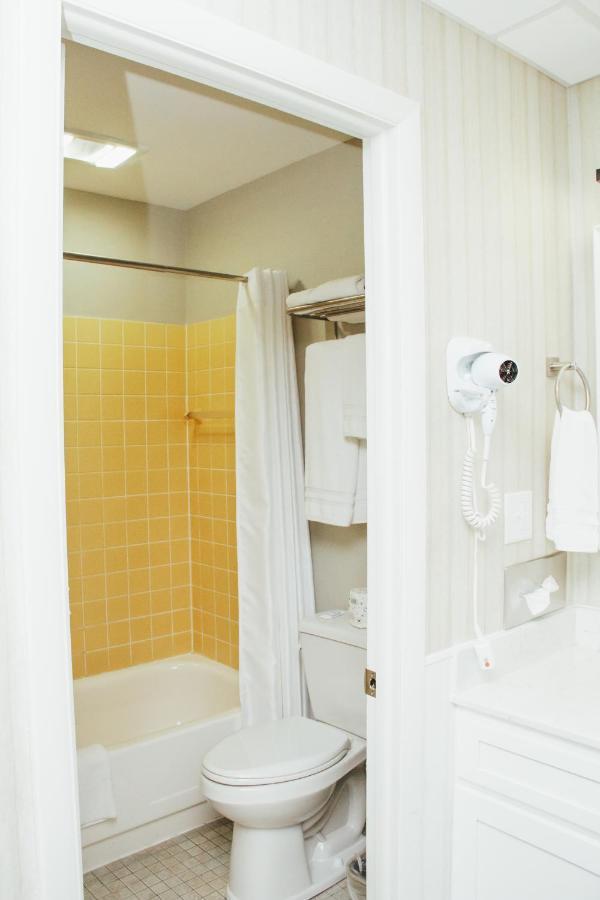 Country Squire Inn And Suites New Holland Esterno foto