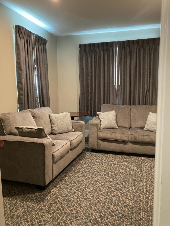 Country Squire Inn And Suites New Holland Esterno foto