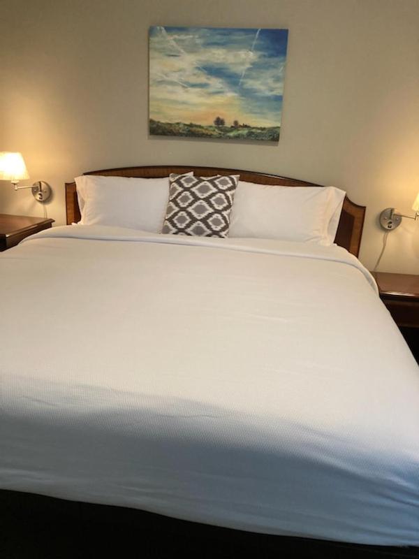 Country Squire Inn And Suites New Holland Esterno foto