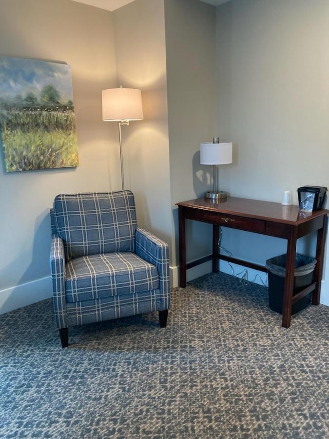 Country Squire Inn And Suites New Holland Esterno foto
