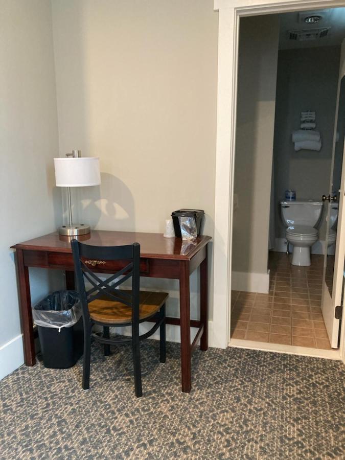 Country Squire Inn And Suites New Holland Esterno foto