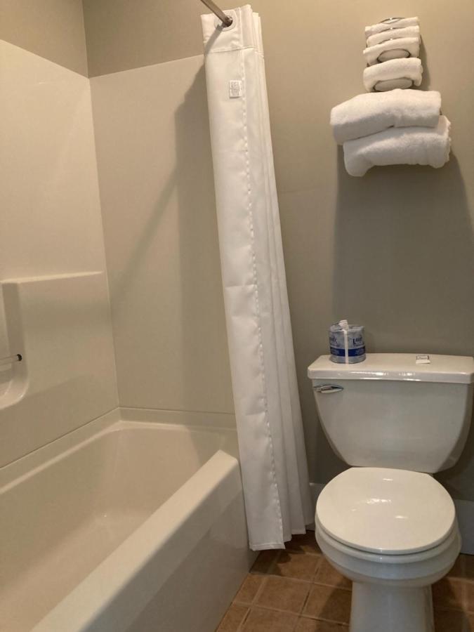 Country Squire Inn And Suites New Holland Esterno foto