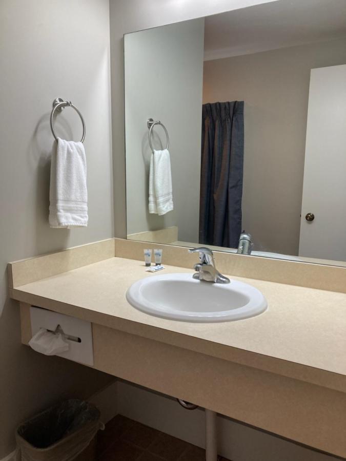Country Squire Inn And Suites New Holland Esterno foto